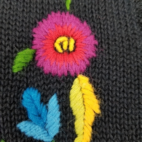 Cardigan Sweater Collar Embroidered Floral Covered Button Long Black Size Large - Picture 7 of 10